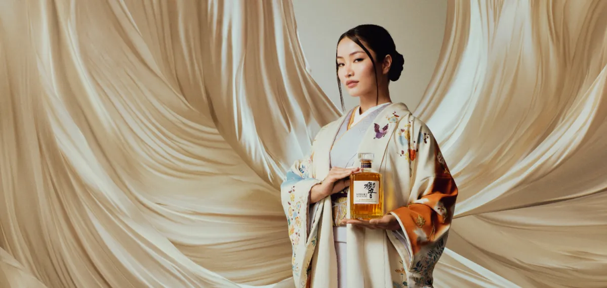 Anna Sawai with hibiki whisky 