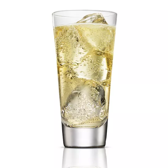A glass of Whisky Highball with ice
