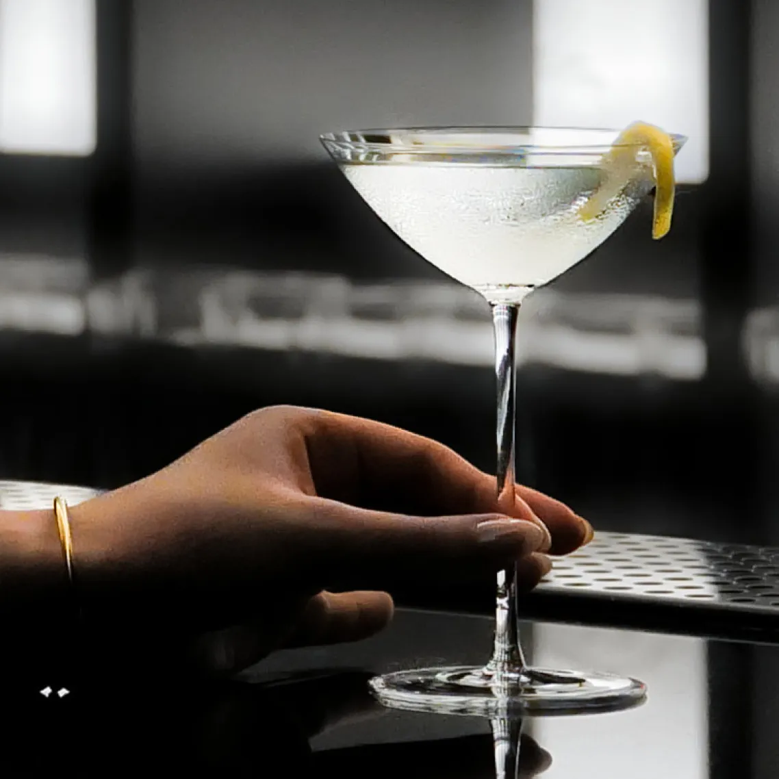 haku Martini lifestyle image