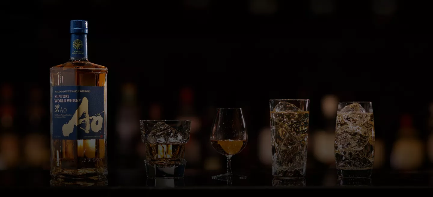 Suntory World Whisky AO served in different glasses