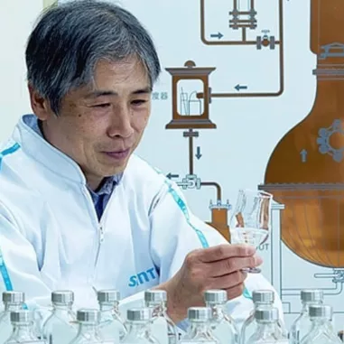 Man crafting Japanese gin at Osaka distillery