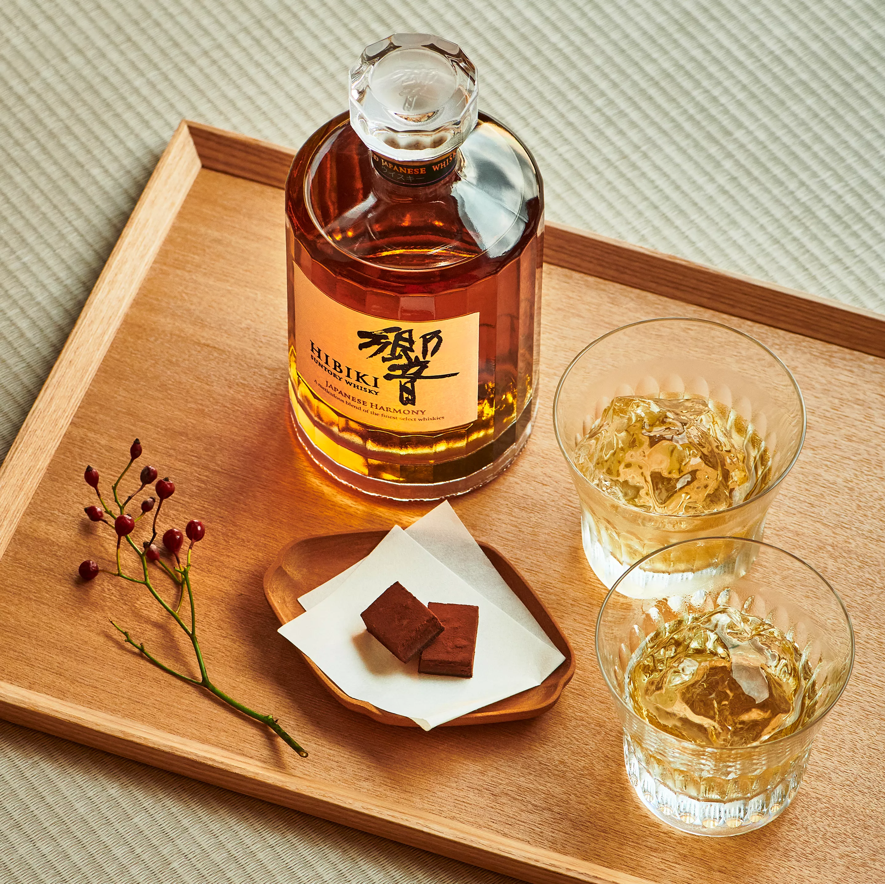 https://house.suntory.com/sites/default/files/styles/original/public/2022-10/01_cocktail-serves_gallery.jpg.webp?itok=uqKhxFTm