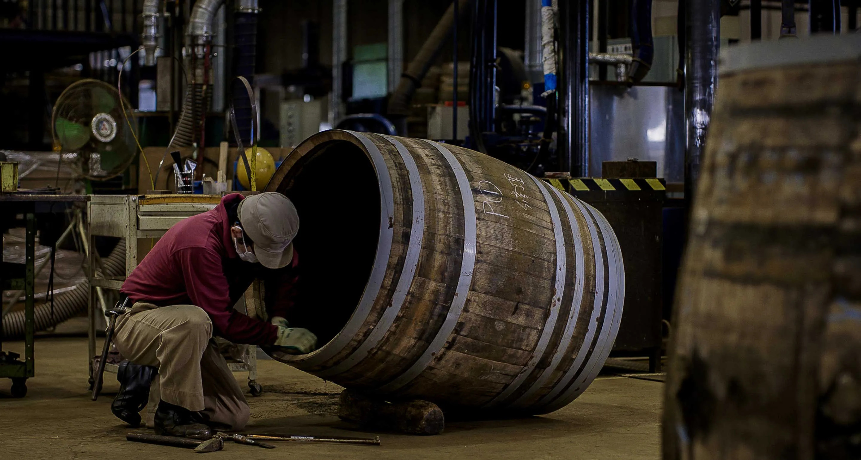 Worker molding barrels
