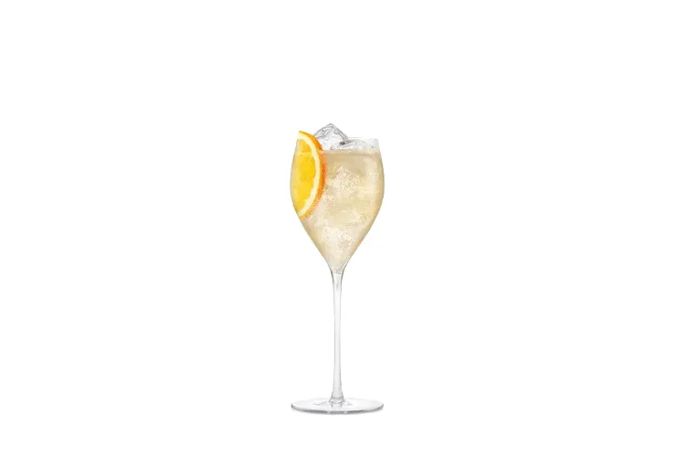 Kanáde White Peach Momo Spritz | House of Suntory