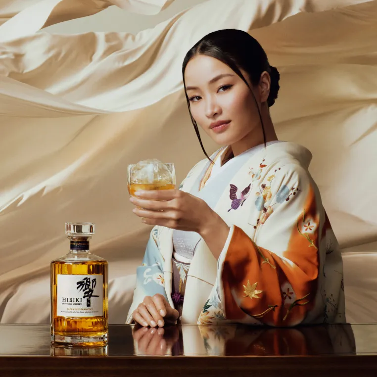 Anna Sawai with hibiki whisky 
