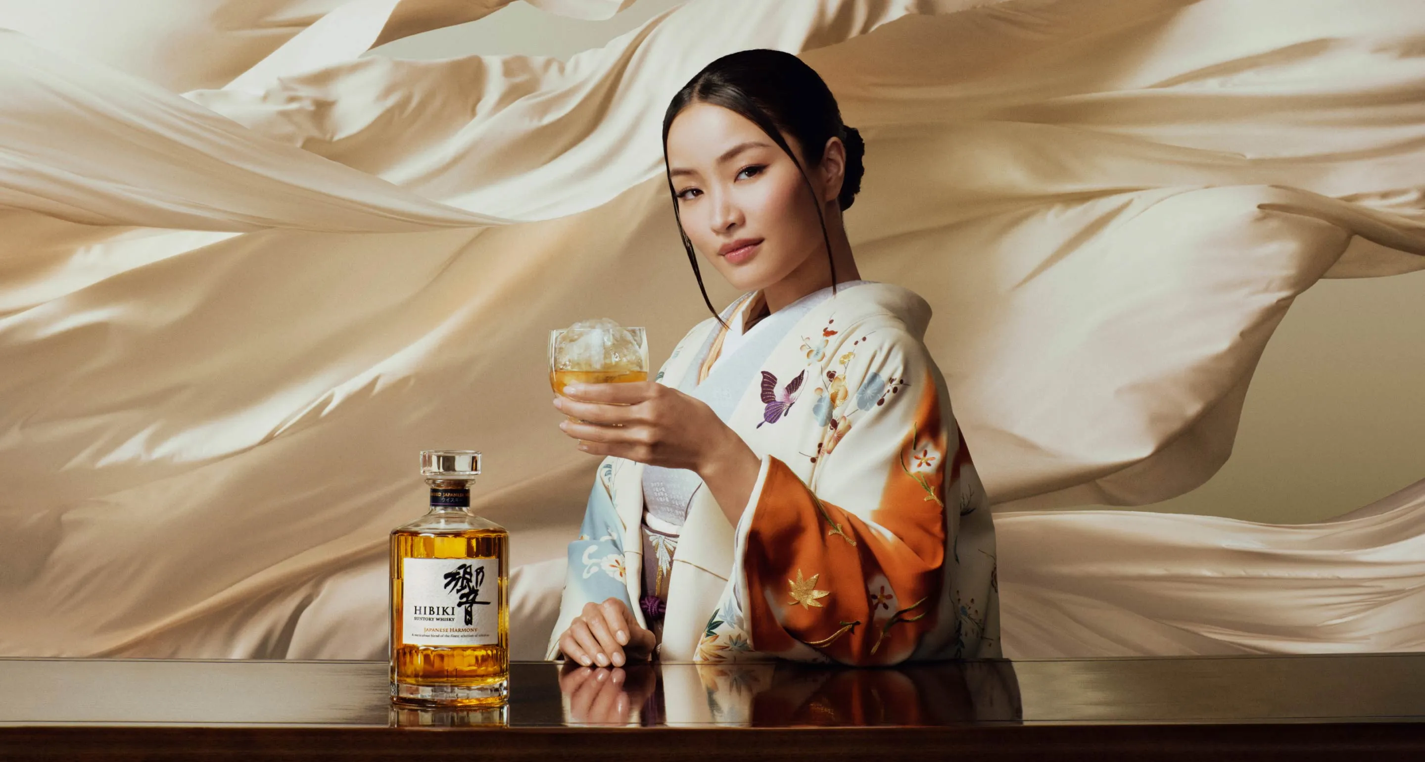 Anna Sawai with hibiki whisky 